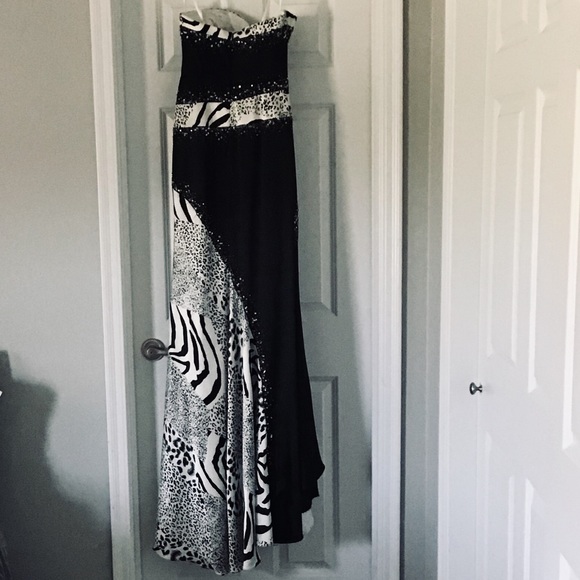 🦓 🐆🐅 Mixed animal print prom dress. - Picture 6 of 12